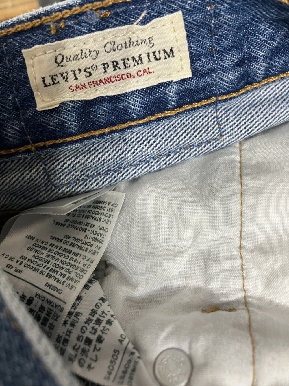 Levi's 501 Women's W28 High Rise Distressed Denim Cutoff Shorts Button Fly - Picture 7 of 10